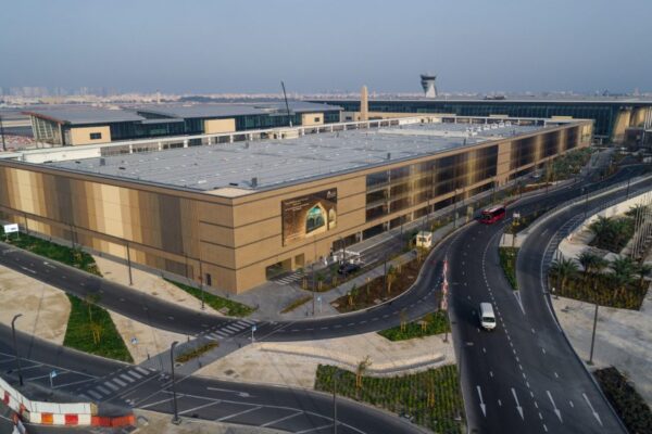 DE_MKT_PHO_REF_ARG_Bahrain_International_Airport_Car_Park_B_1_adjusted_3